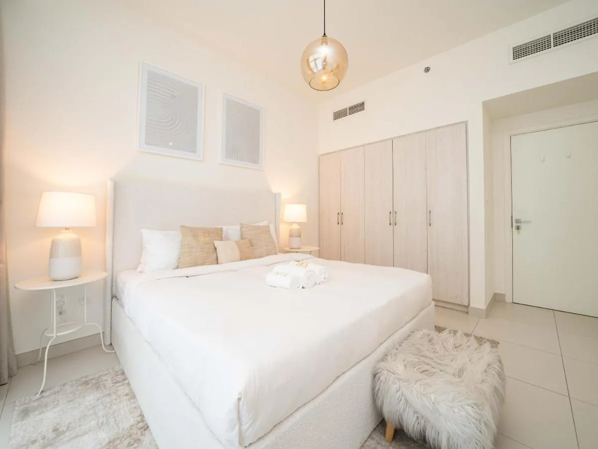 Dubai Hills Elegant 1-Bed With Terrace Apartment